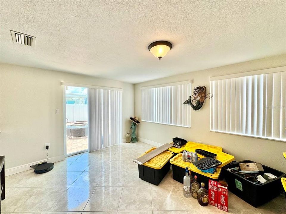 En Renta: $3,300 (3 camas, 3 baños, 1870 Pies cuadrados)