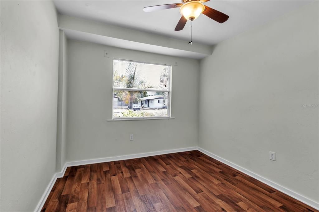 Activo con contrato: $999,999 (8 camas, 3 baños, 2211 Pies cuadrados)