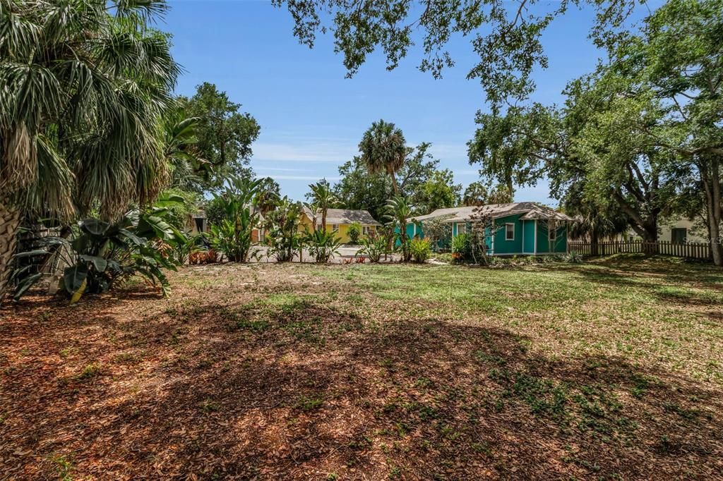 Activo con contrato: $999,999 (8 camas, 3 baños, 2211 Pies cuadrados)