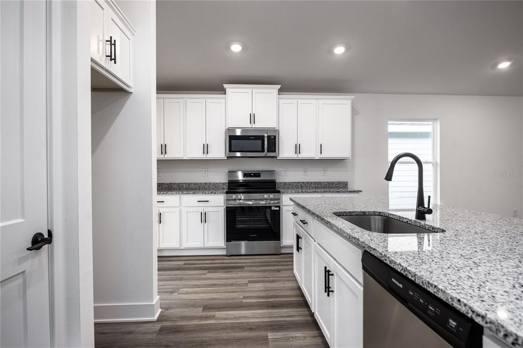 En Venta: $322,450 (3 camas, 2 baños, 1780 Pies cuadrados)