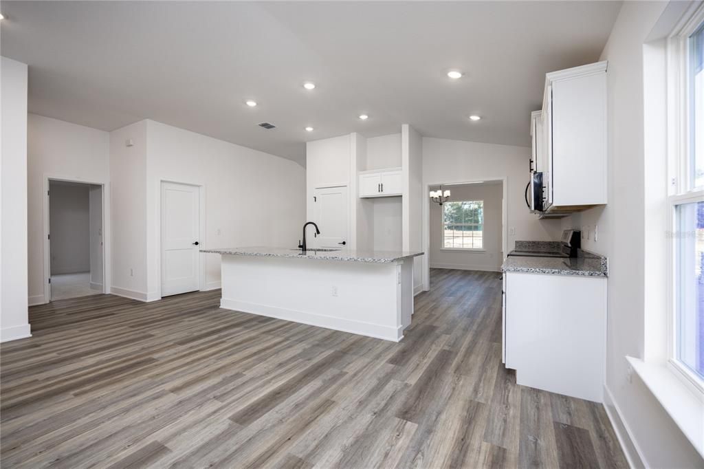 En Venta: $322,450 (3 camas, 2 baños, 1780 Pies cuadrados)