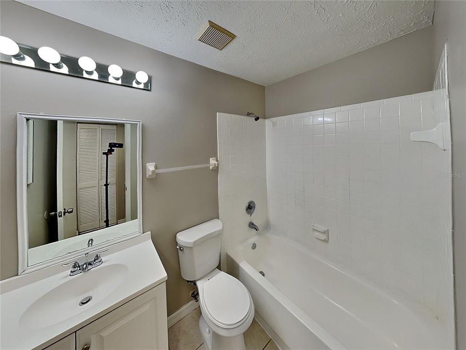 For Rent: $2,189 (3 beds, 2 baths, 1130 Square Feet)