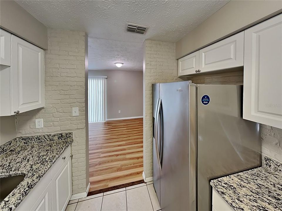 For Rent: $2,189 (3 beds, 2 baths, 1130 Square Feet)