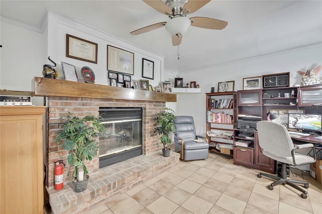 For Sale: $270,000 (2 beds, 2 baths, 1404 Square Feet)