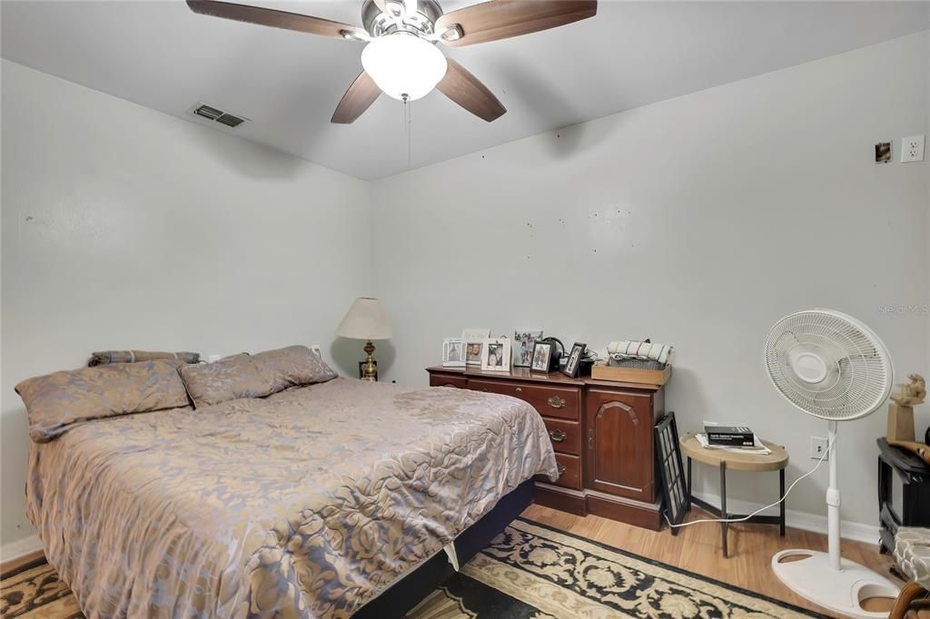 For Sale: $270,000 (2 beds, 2 baths, 1404 Square Feet)