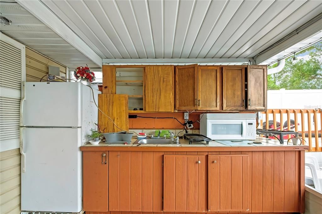 For Sale: $270,000 (2 beds, 2 baths, 1404 Square Feet)