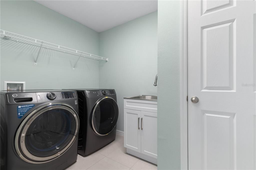 For Sale: $474,000 (4 beds, 3 baths, 2338 Square Feet)