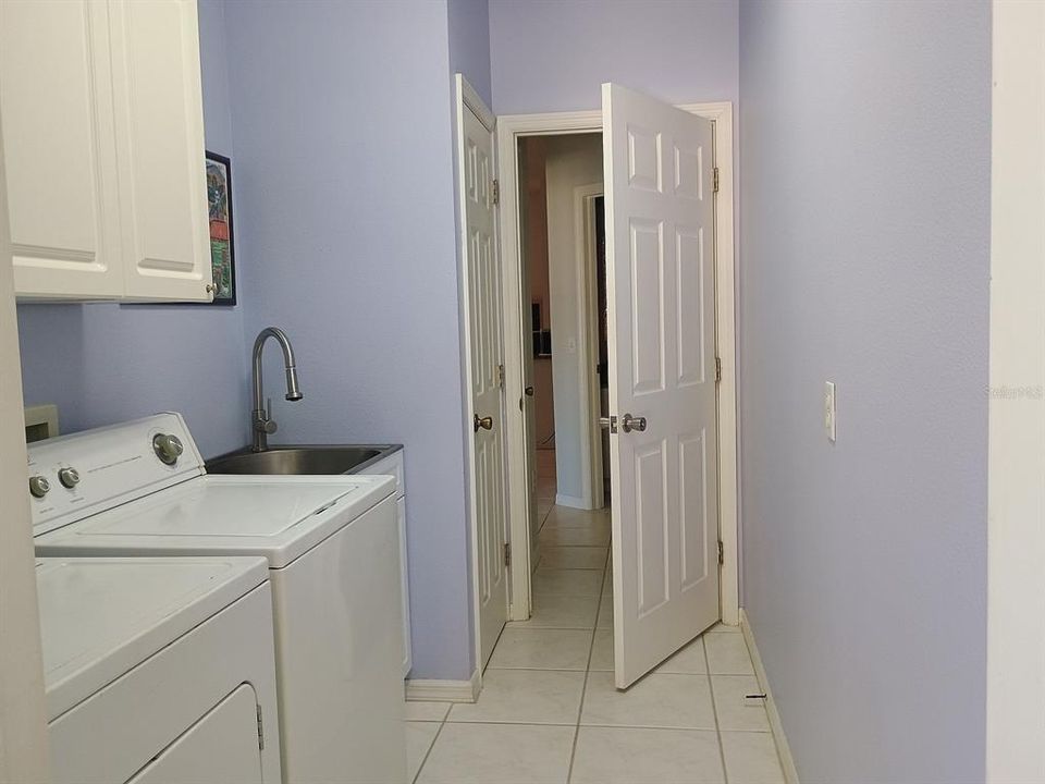 Active With Contract: $579,000 (3 beds, 2 baths, 2183 Square Feet)