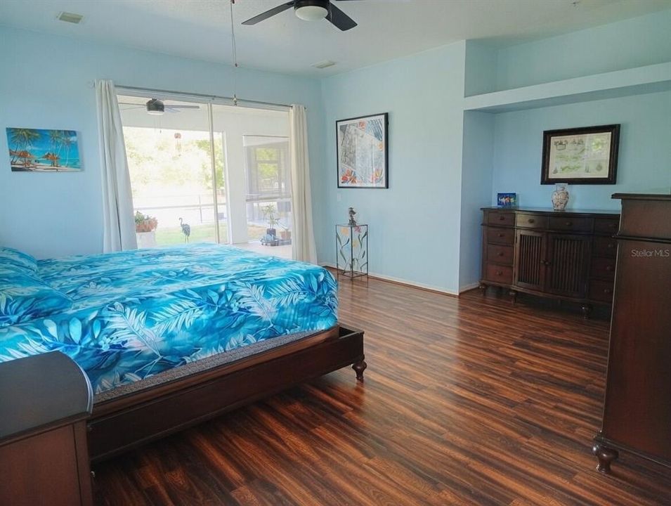 Active With Contract: $579,000 (3 beds, 2 baths, 2183 Square Feet)