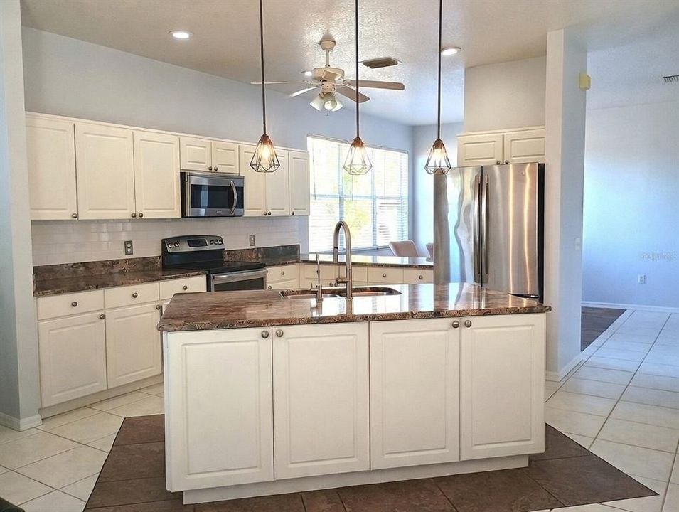 Active With Contract: $579,000 (3 beds, 2 baths, 2183 Square Feet)