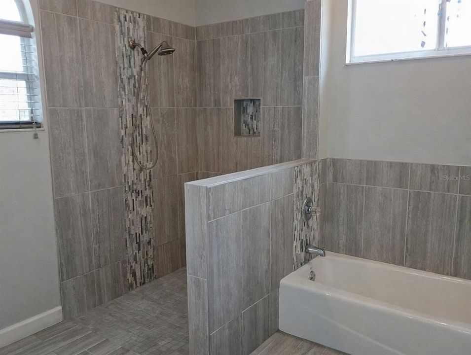 Active With Contract: $579,000 (3 beds, 2 baths, 2183 Square Feet)