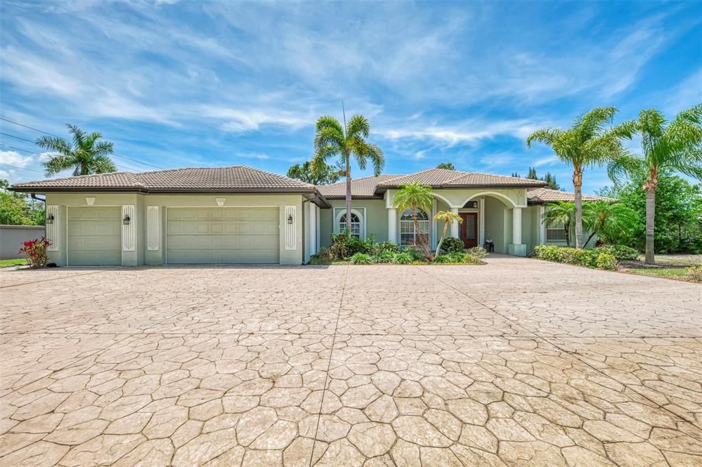 For Rent: $5,000 (4 beds, 2 baths, 2809 Square Feet)