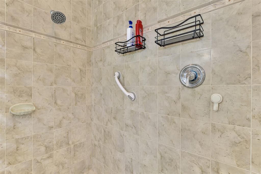 For Rent: $5,000 (4 beds, 2 baths, 2809 Square Feet)