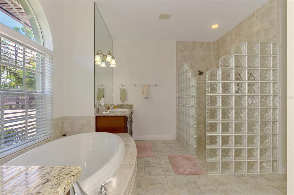 For Rent: $5,000 (4 beds, 2 baths, 2809 Square Feet)