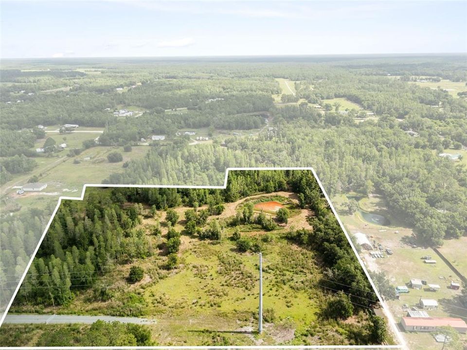 На продажу: $332,000 (9.51 acres)