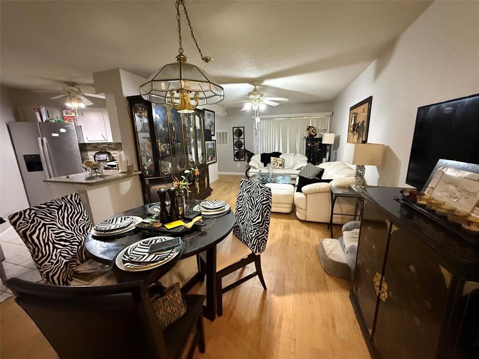 En Venta: $155,000 (2 camas, 2 baños, 820 Pies cuadrados)
