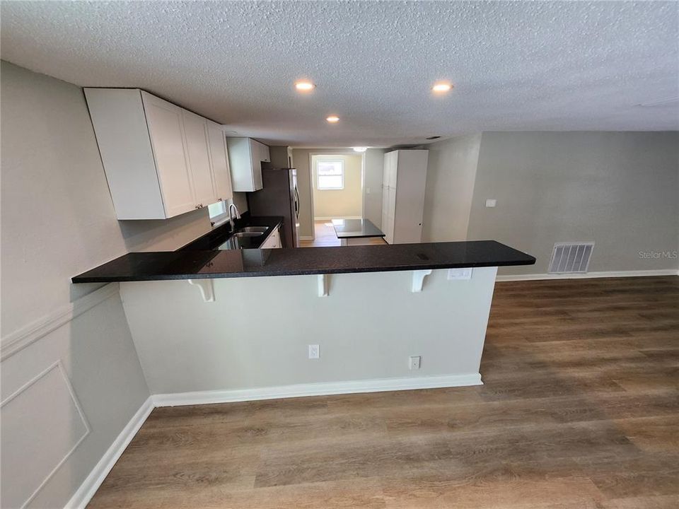 En Venta: $279,900 (2 camas, 2 baños, 1317 Pies cuadrados)