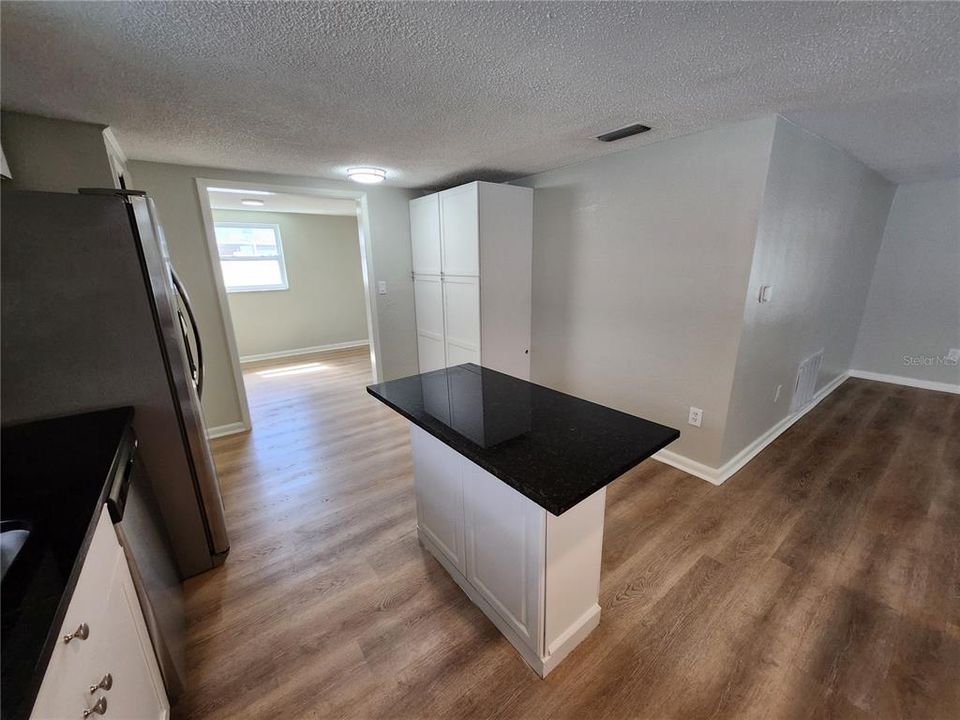 En Venta: $279,900 (2 camas, 2 baños, 1317 Pies cuadrados)