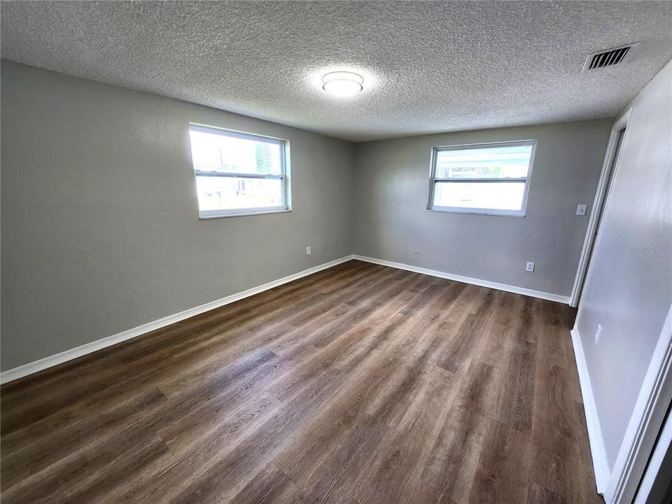En Venta: $279,900 (2 camas, 2 baños, 1317 Pies cuadrados)
