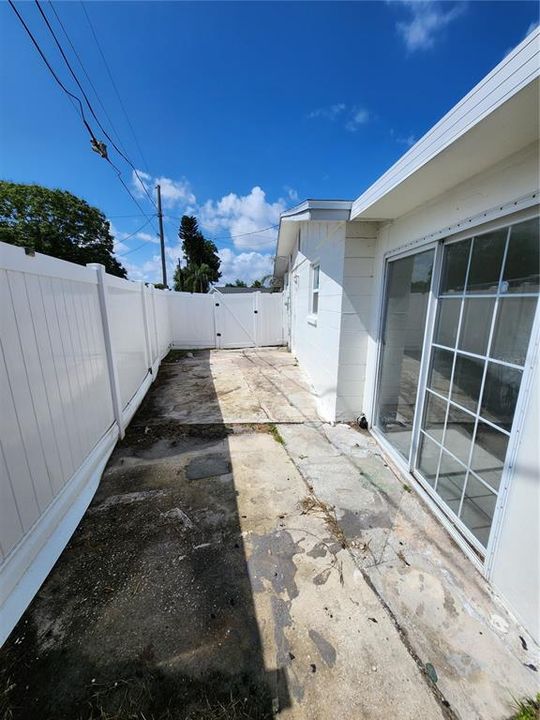 En Venta: $279,900 (2 camas, 2 baños, 1317 Pies cuadrados)