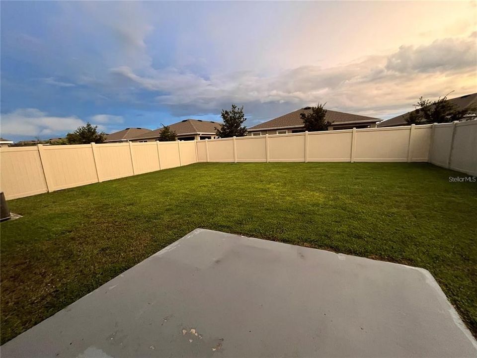 Active With Contract: $2,550 (4 beds, 2 baths, 2260 Square Feet)