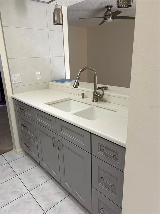 For Sale: $129,000 (2 beds, 2 baths, 1114 Square Feet)