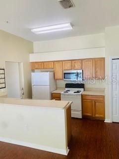 For Rent: $1,950 (3 beds, 2 baths, 1529 Square Feet)