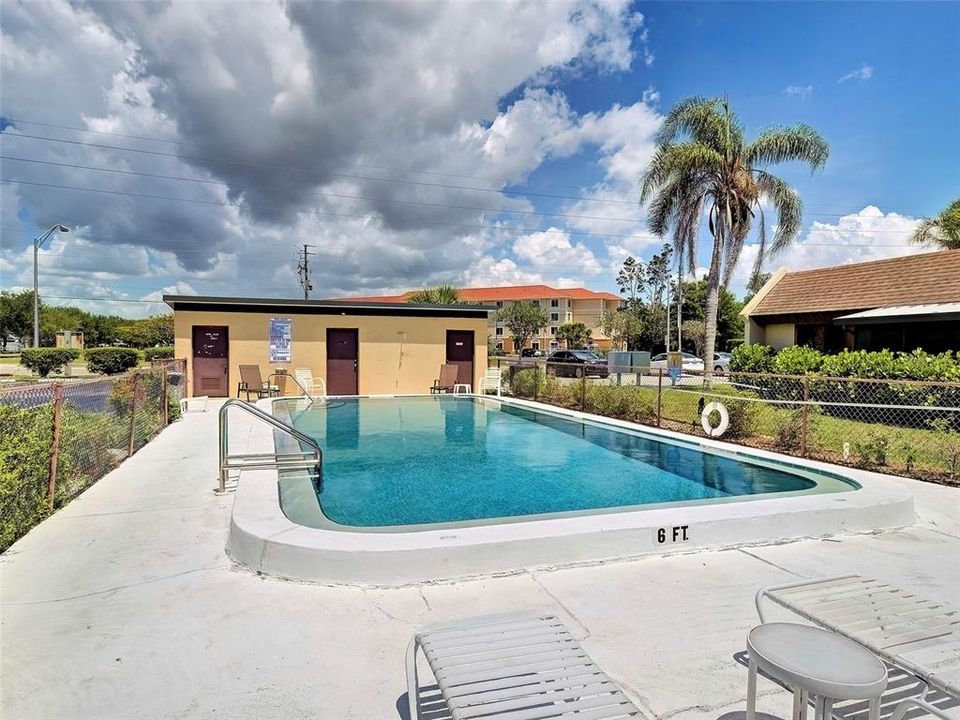 For Sale: $199,900 (2 beds, 2 baths, 1014 Square Feet)