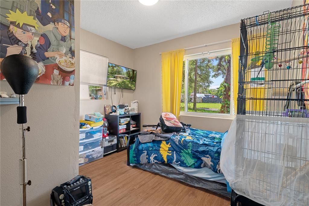 For Sale: $280,000 (3 beds, 2 baths, 1306 Square Feet)