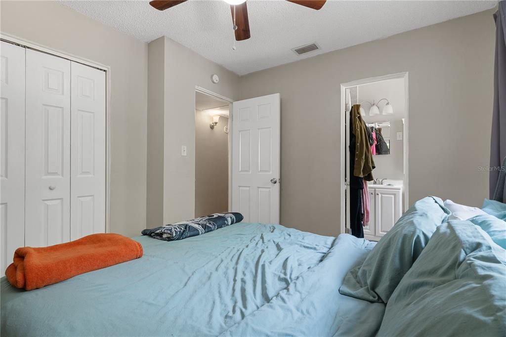 For Sale: $280,000 (3 beds, 2 baths, 1306 Square Feet)