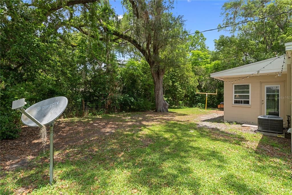 For Sale: $280,000 (3 beds, 2 baths, 1306 Square Feet)
