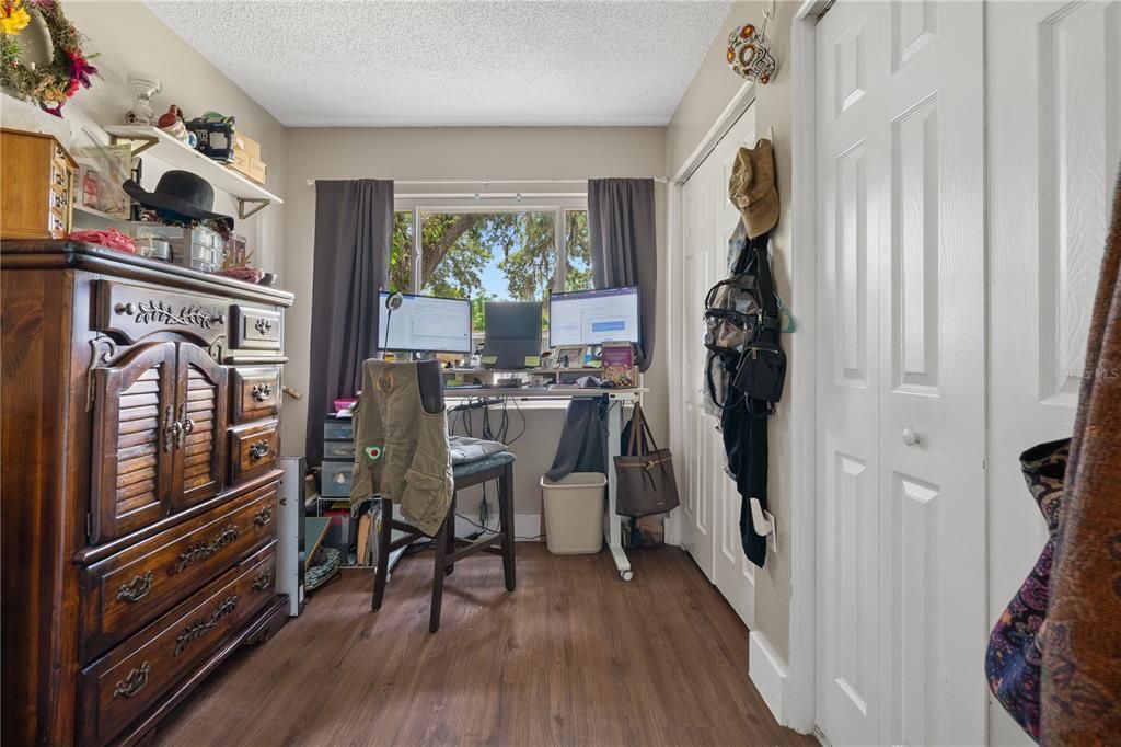 For Sale: $280,000 (3 beds, 2 baths, 1306 Square Feet)