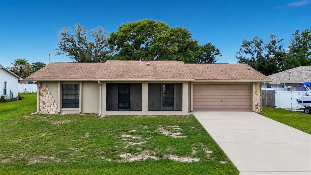 For Rent: $1,750 (2 beds, 1 baths, 930 Square Feet)