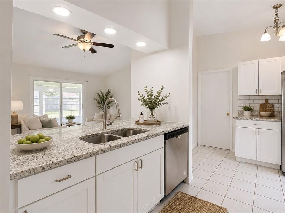 For Rent: $1,750 (2 beds, 1 baths, 930 Square Feet)