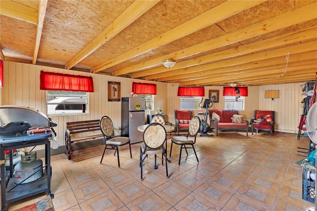 For Sale: $340,000 (3 beds, 1 baths, 1156 Square Feet)