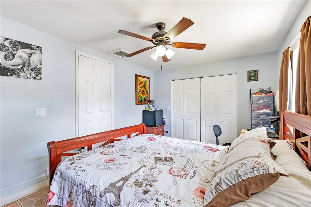 For Sale: $340,000 (3 beds, 1 baths, 1156 Square Feet)