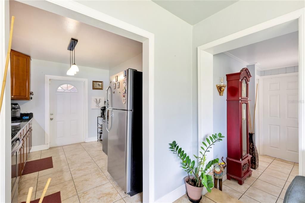 For Sale: $340,000 (3 beds, 1 baths, 1156 Square Feet)