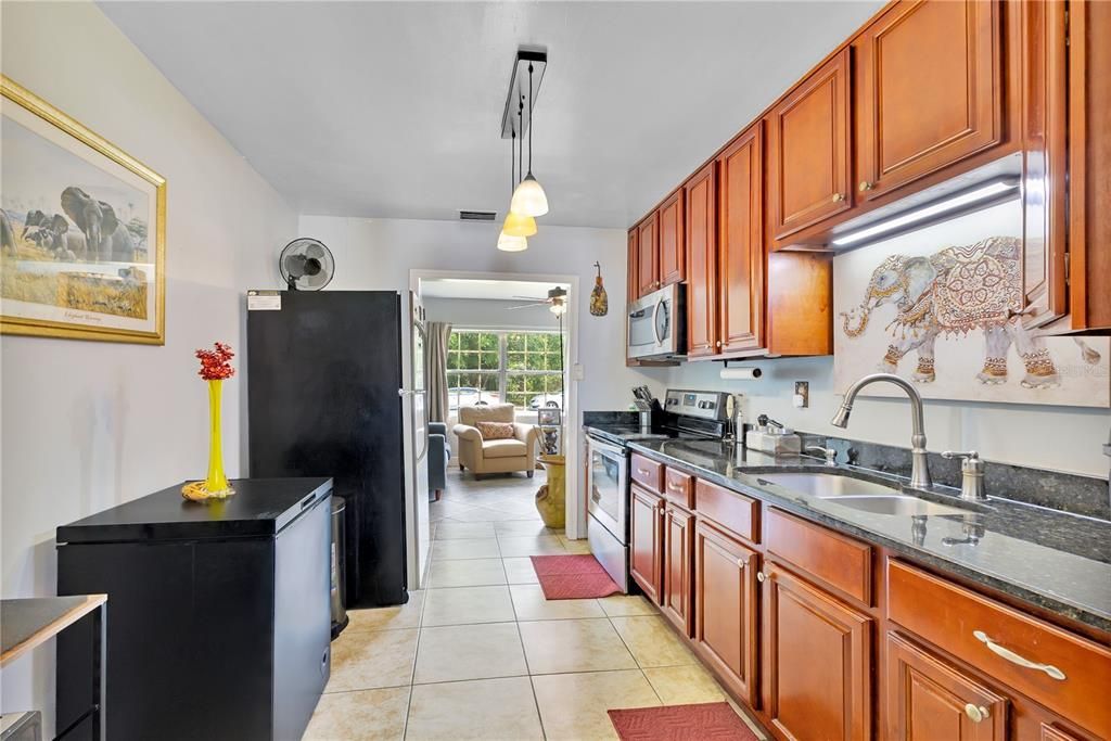 For Sale: $340,000 (3 beds, 1 baths, 1156 Square Feet)
