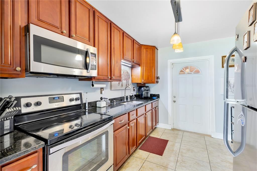 For Sale: $340,000 (3 beds, 1 baths, 1156 Square Feet)