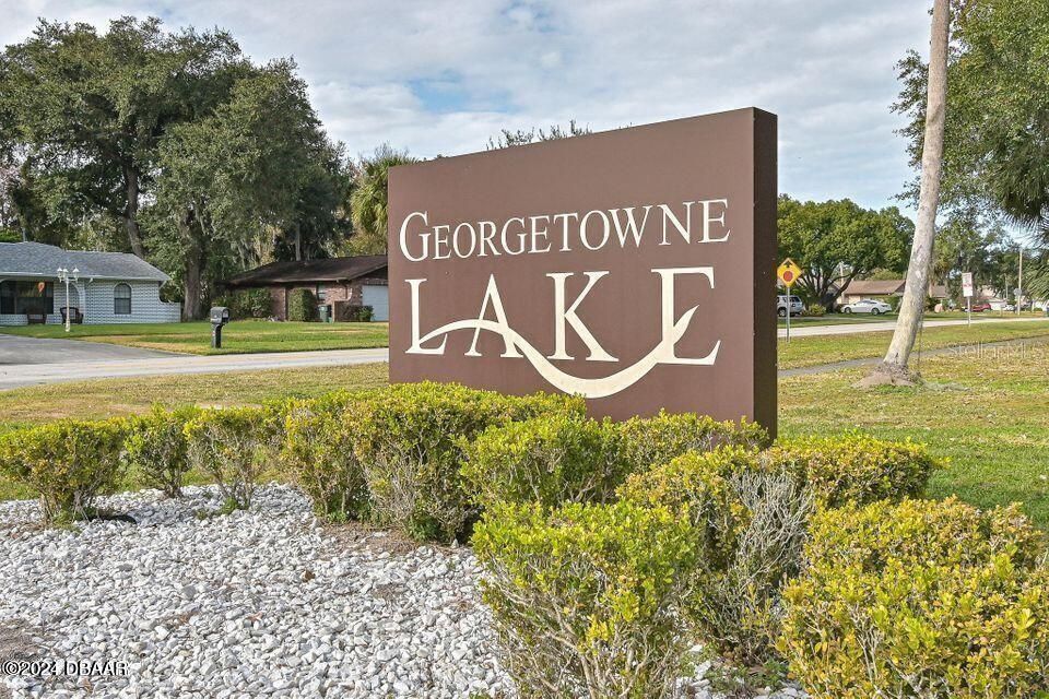 For Sale: $130,000 (2 beds, 2 baths, 833 Square Feet)