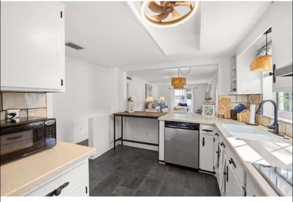 En Venta: $245,000 (2 camas, 2 baños, 1420 Pies cuadrados)