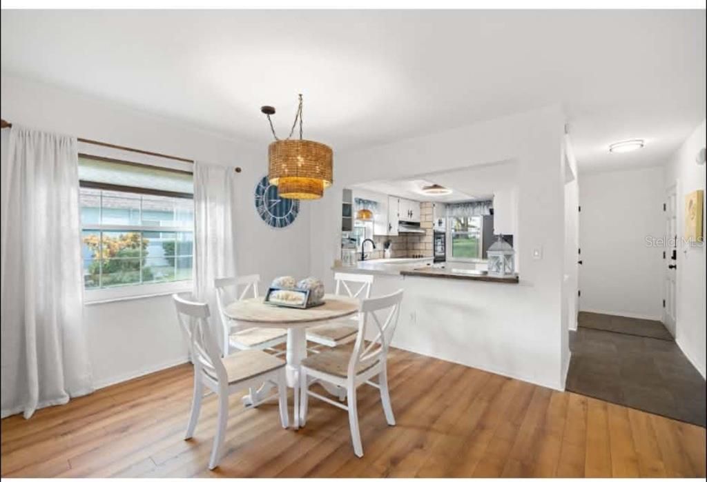 En Venta: $245,000 (2 camas, 2 baños, 1420 Pies cuadrados)