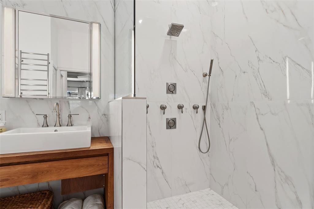 For Sale: $3,200,000 (4 beds, 4 baths, 3161 Square Feet)