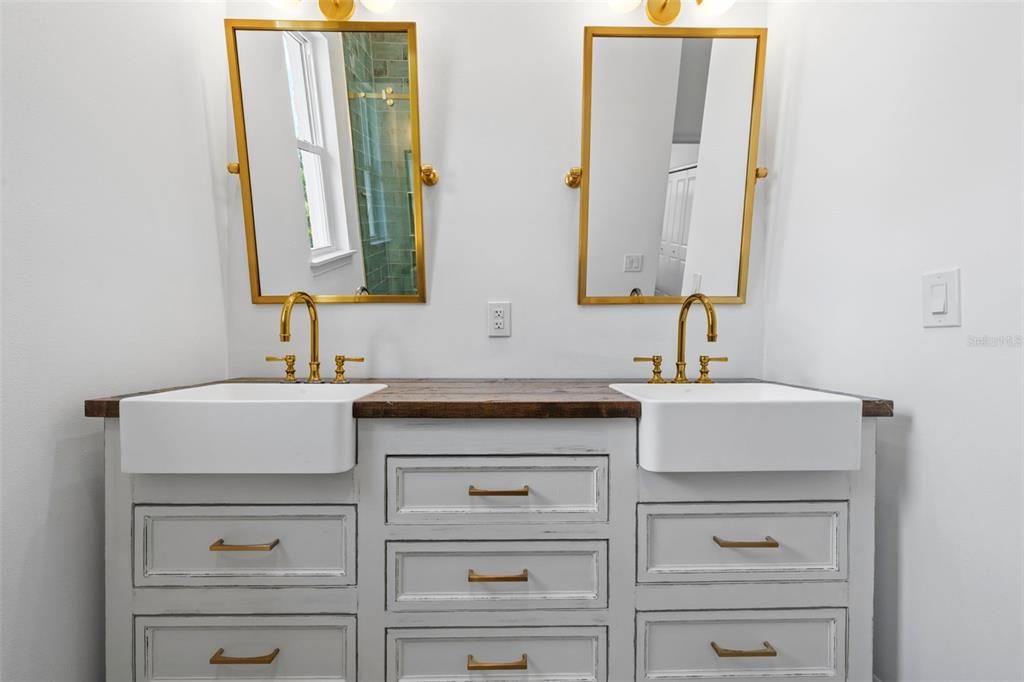 For Sale: $3,200,000 (4 beds, 4 baths, 3161 Square Feet)