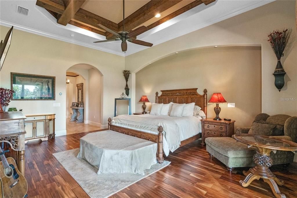 For Sale: $1,949,000 (4 beds, 2 baths, 3500 Square Feet)