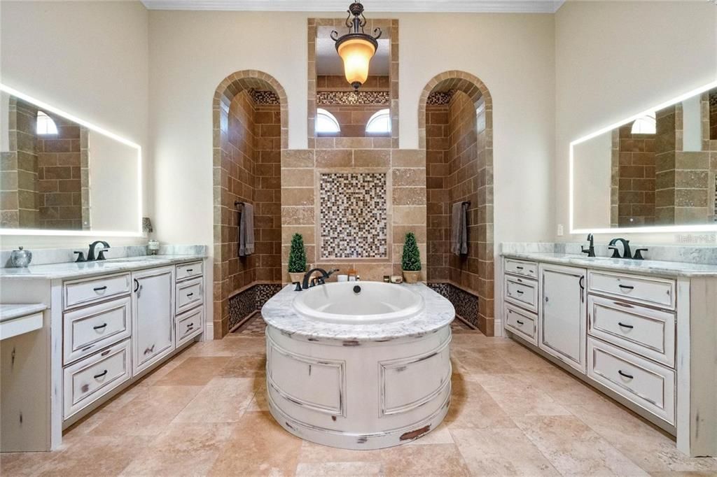 For Sale: $1,949,000 (4 beds, 2 baths, 3500 Square Feet)
