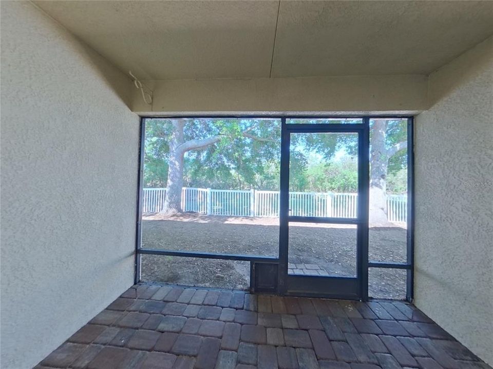 For Rent: $2,199 (3 beds, 2 baths, 2217 Square Feet)