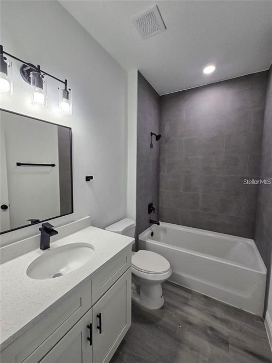 В аренду: $2,200 (4 спален, 2 ванн, 1776 Квадратных фут)