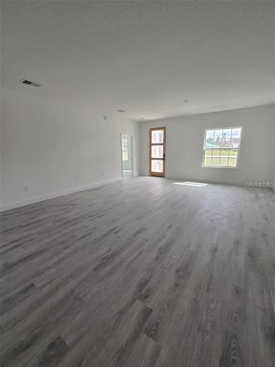 В аренду: $2,200 (4 спален, 2 ванн, 1776 Квадратных фут)
