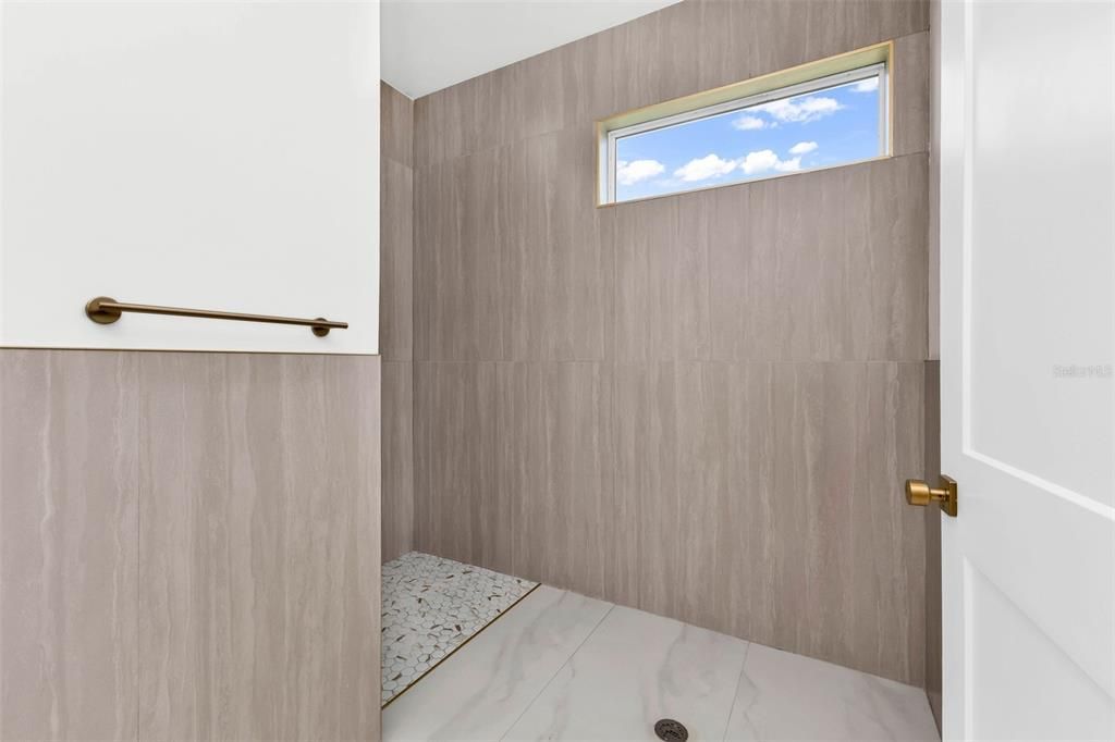 For Sale: $399,000 (4 beds, 2 baths, 1681 Square Feet)